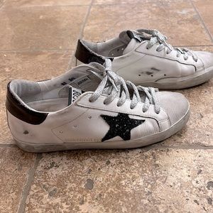 Golden Goose White Sneaker / black star